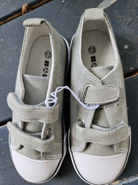 Kids Canvas US Sports Hook-and-Loop Sneakers in Light Olive